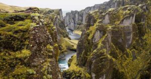 SIMロック解除で買取価格アップ！？スマホを売る前に知っておきたい基礎知識【錦糸町 R-BoX】